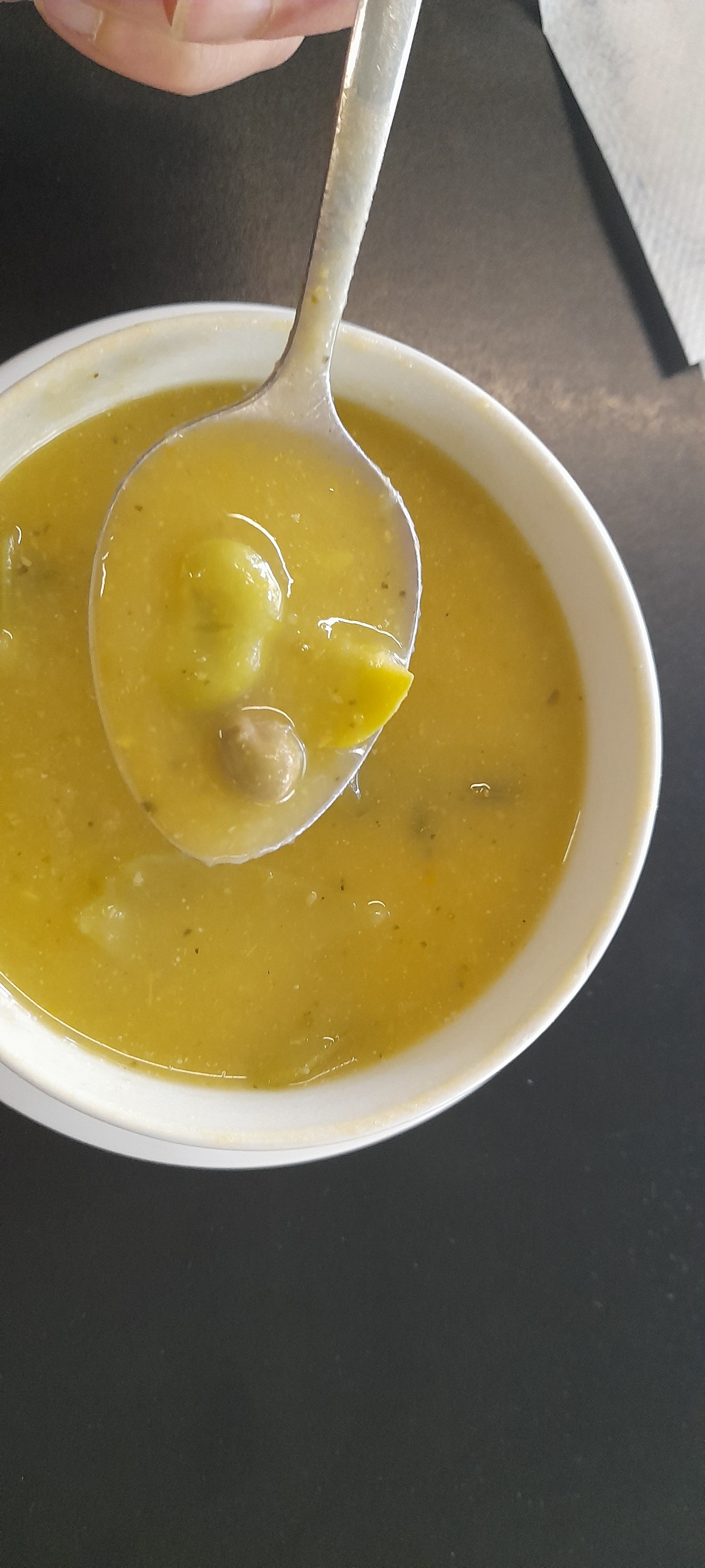 Sopa produzida pelos alunos da cozinha pedagógica e servida na escola. Quem comprou e comeu, deliciou-se!