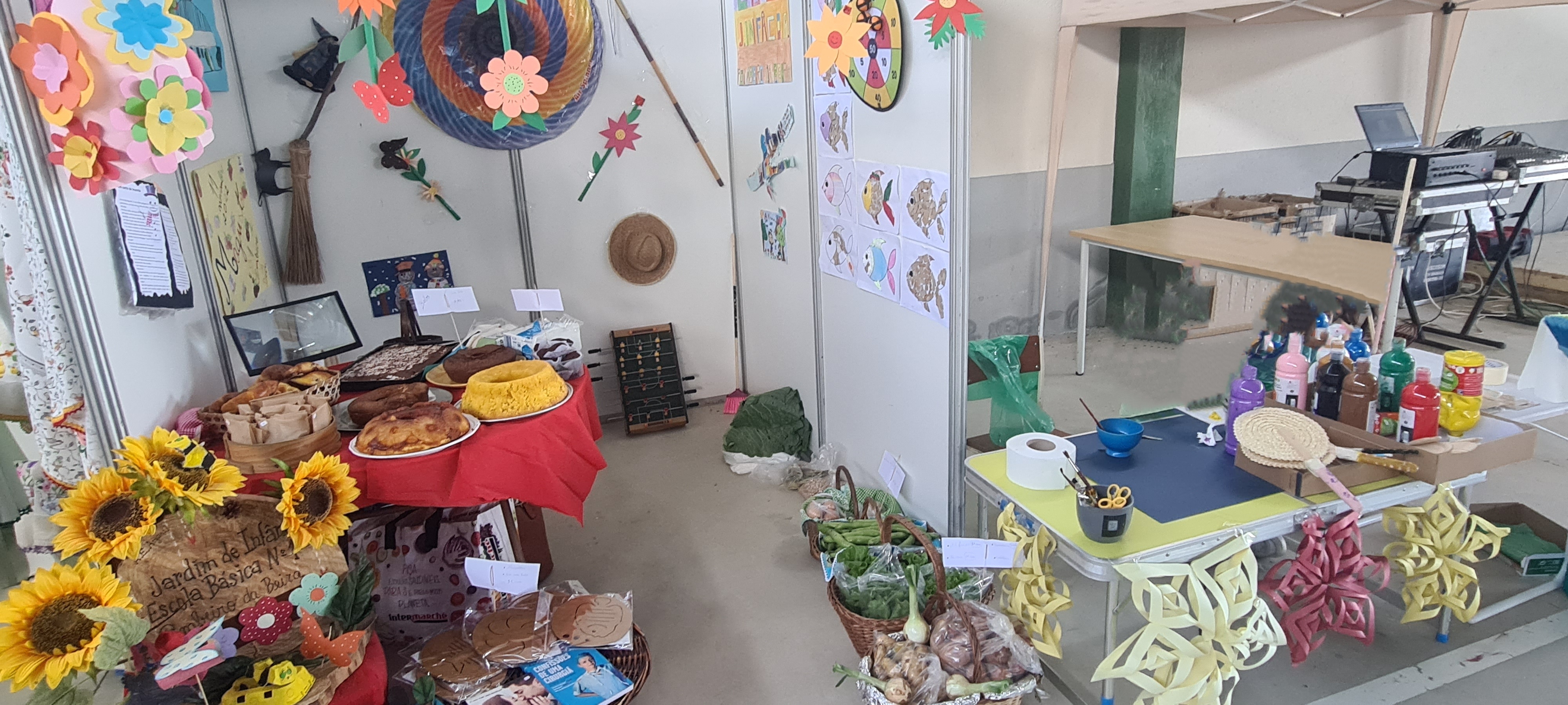 Alguns produtos da nossa horta a seres vendidos na feira de Maio, em Pombeiro da Beira.